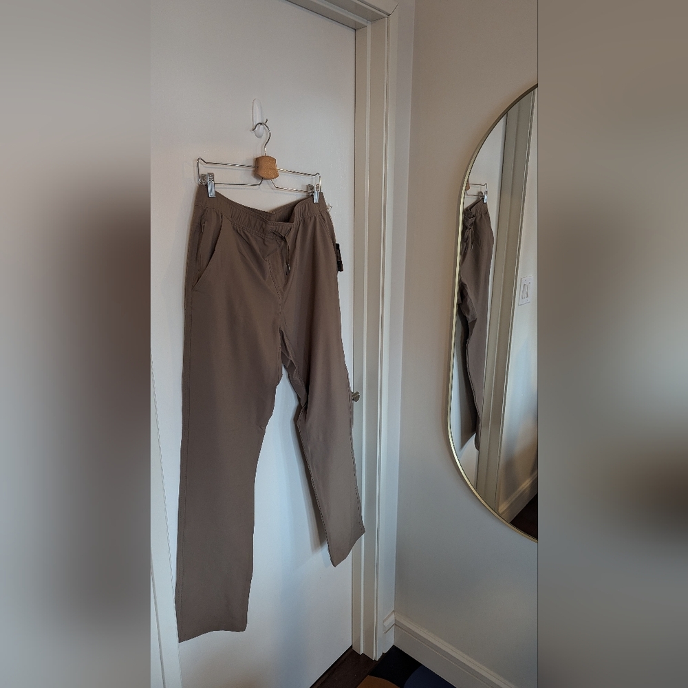 NWT mens TenTree InMotion Pant